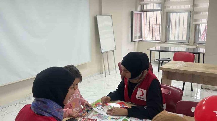 Kızılay, Diyarbakır&rsquo;da otizmli &ccedil;ocukları ve ailelerini ağırladı