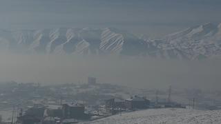 Yüksekova sis altında kaldı