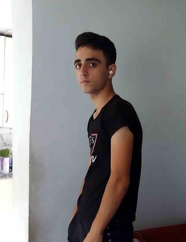 Kestiği ağacın altında kalan 19 yaşındaki gen&ccedil; hayatını kaybetti 1