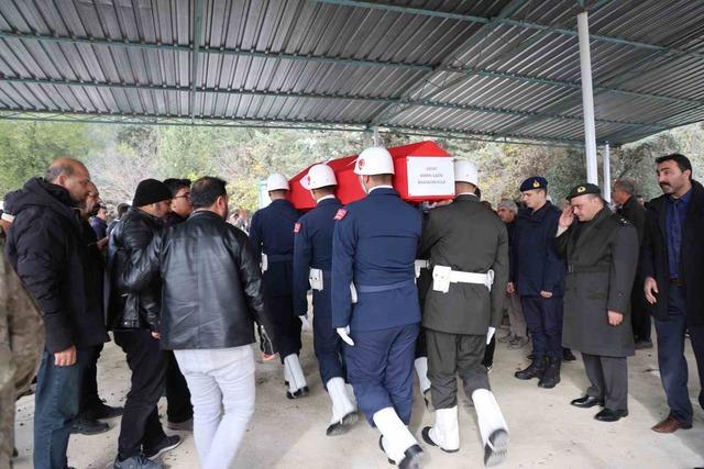 Kıbrıs Gazisi son yolculuğuna uğurlandı 7