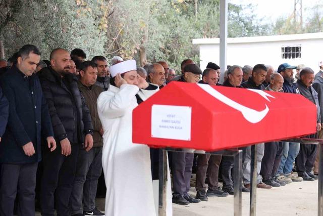 Kıbrıs Gazisi son yolculuğuna uğurlandı 6