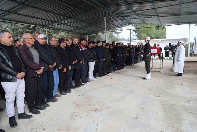 Kıbrıs Gazisi son yolculuğuna uğurlandı 5