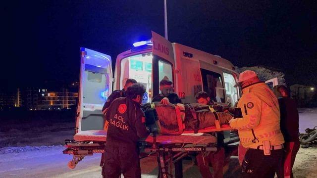 Direksiyon hakimiyetini kaybeden alkoll&uuml; s&uuml;r&uuml;c&uuml; yaralandı 1