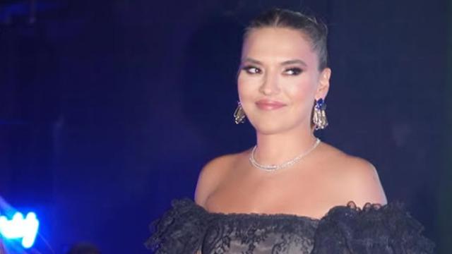 &Uuml;nl&uuml; oyuncuya evini kiralamadı! "Yatsın evler"