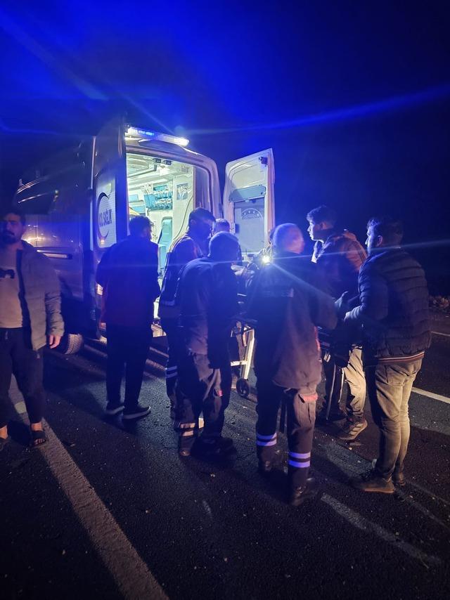 TIR ın bariyerlere &ccedil;arptığı kaza kamerada 5