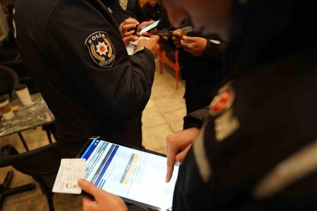 Tunceli&rsquo;de huzur uygulaması: 233 kişi sorgulandı 1