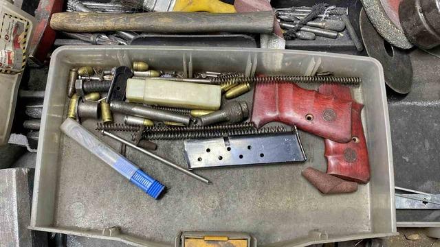 Rize&rsquo;de silah at&ouml;lyesine baskın 4