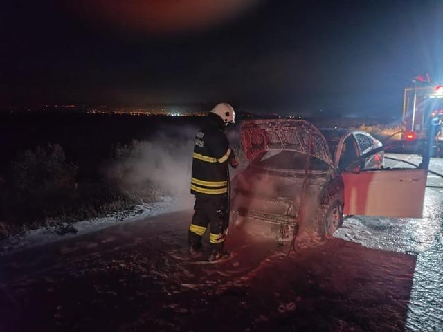 Seyir halindeki otomobil alevlere teslim oldu 2