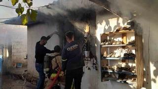 Erzin’de müstakil ev yandı