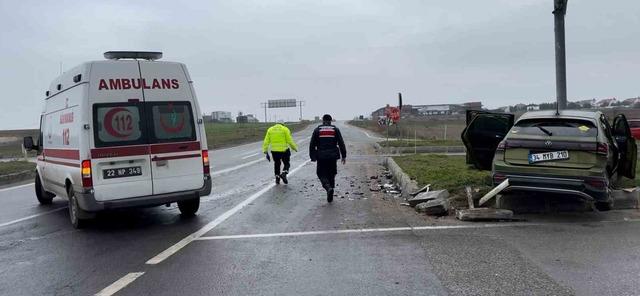 Edirne&rsquo;de otomobiller &ccedil;arpıştı: 7 yaralı 1