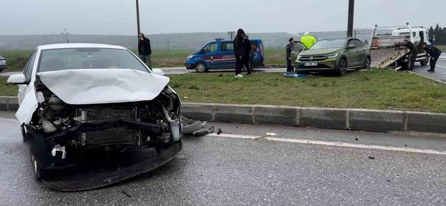 Edirne&rsquo;de otomobiller &ccedil;arpıştı: 7 yaralı 2