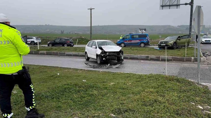 Edirne&rsquo;de otomobiller &ccedil;arpıştı: 7 yaralı