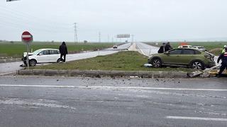 Edirne'de iki otomobil çarpıştı: 7 yaralı