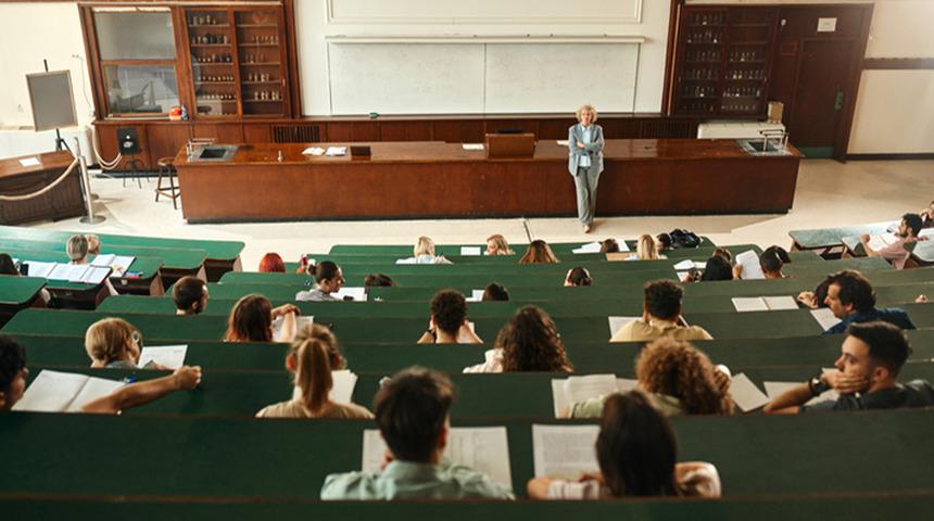 &Uuml;niversiteler kısalıyor mu? Y&Ouml;K başkanı a&ccedil;ıkladı