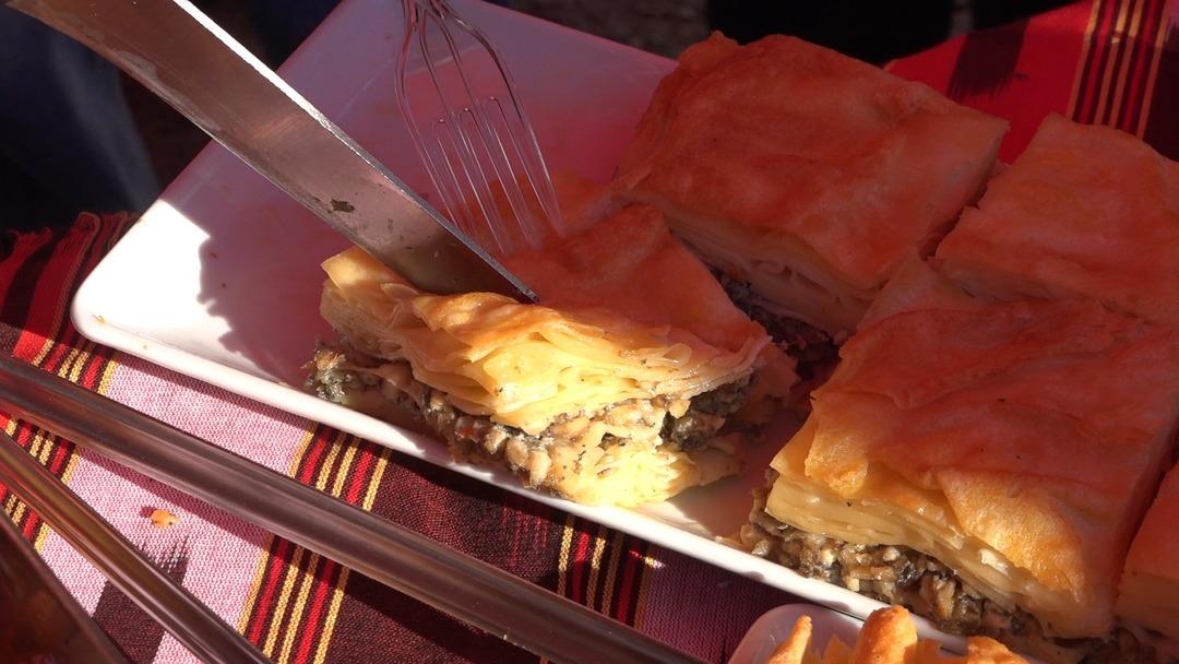 Festivalin g&ouml;zdeleri: &lsquo;Hamsili su b&ouml;reği ve hamsili d&ouml;ner   3