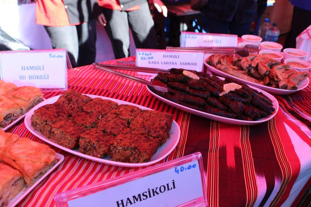 Festivalin g&ouml;zdeleri: &lsquo;Hamsili su b&ouml;reği ve hamsili d&ouml;ner   9