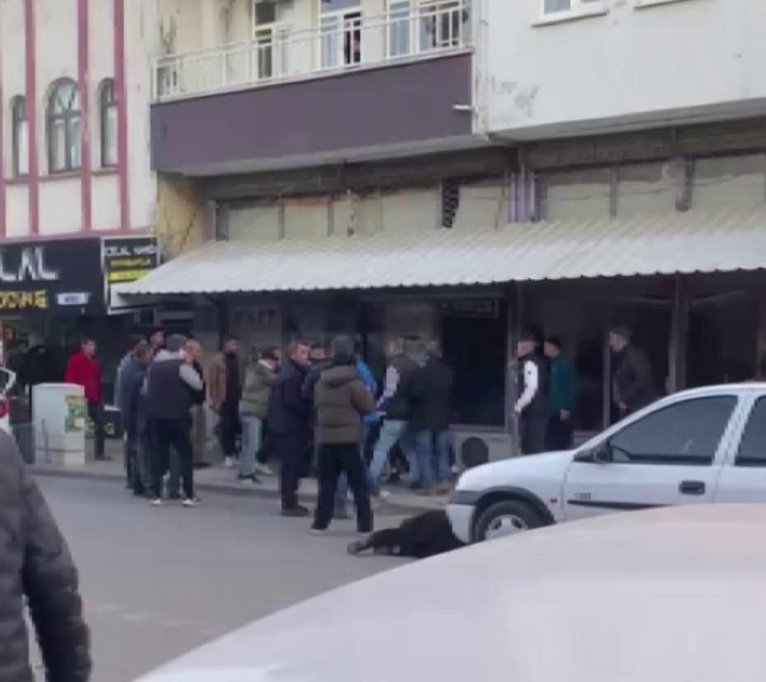 Sokak ortasında cinayet! Kızının yanında eşini &ouml;ld&uuml;rd&uuml;: Kayıplara karıştı 2