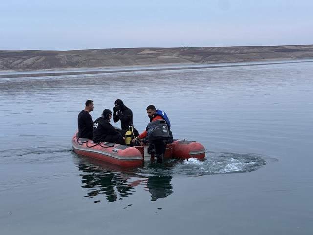 Adıyaman da şişme botun alabora olması sonucu baraja d&uuml;şen kişinin cesedine ulaşıldı 3