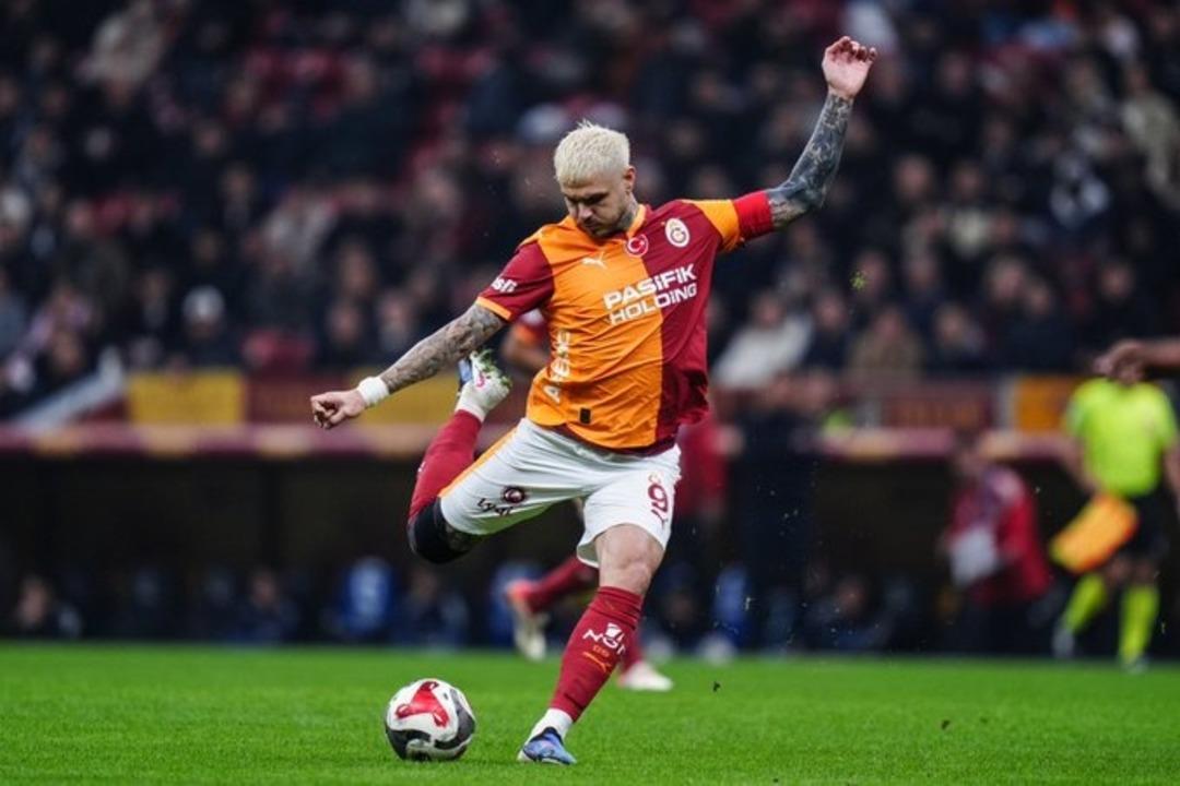 Mauro Icardi Gheorghe Hagi yi de ge&ccedil;ti! Galatasaray tarihine adını yazdırdı 1