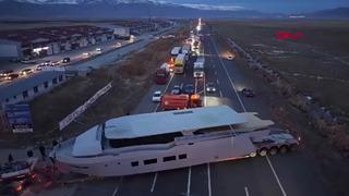 Van'dan İstanbul'a götürülüyor! Köprüye yerine başka yoldan geçti, trafik kilitlendi