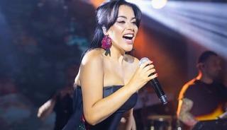 &Uuml;nl&uuml; şarkıcı iğne iğliğe d&ouml;nd&uuml;! Tam 20 kilo verdi