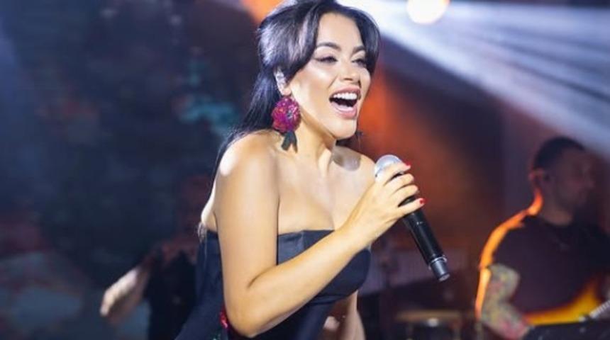 &Uuml;nl&uuml; şarkıcı Zara iğne ipliğe d&ouml;nd&uuml;! Tam 20 kilo verdi! Zayıflama sırrı ortaya &ccedil;ıktı