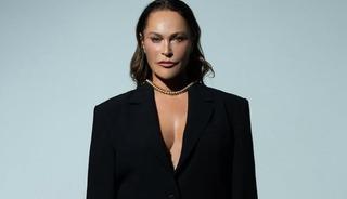 Yeni rol&uuml; i&ccedil;in tesett&uuml;re girdi! Sosyal medya ikiye b&ouml;l&uuml;nd&uuml; 