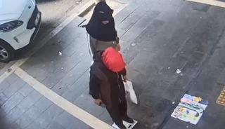 5 daireden 755 bin liralık vurgun! Tanınmamak i&ccedil;in eşarp takmışlar