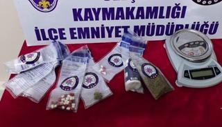 İzmir&rsquo;de 3 aylık takiple yakalanan 18 zehir taciri tutuklandı