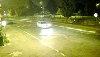 Dereye u&ccedil;an minib&uuml;s&uuml;n s&uuml;r&uuml;c&uuml;s&uuml; yaralandı