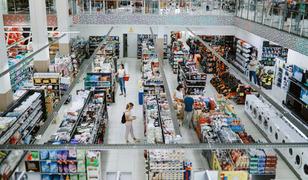 AVM ve zincir marketler i&ccedil;in MHP'li isimden a&ccedil;ıklama: 'Pazar g&uuml;nleri kapansın'