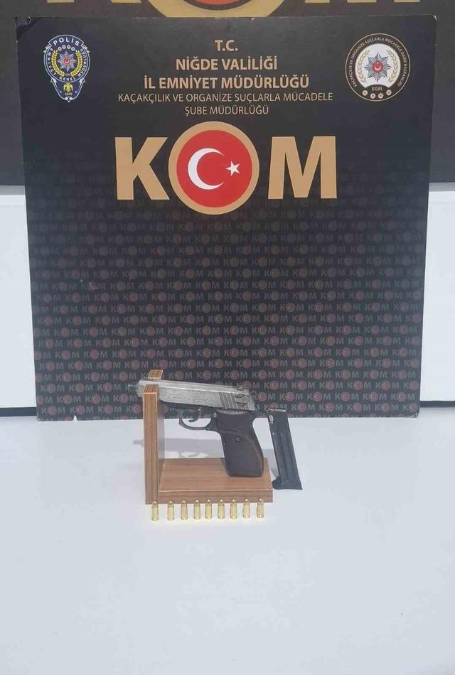 Niğde&rsquo;de ka&ccedil;ak&ccedil;ılık operasyonu: 11 g&ouml;zaltı 2