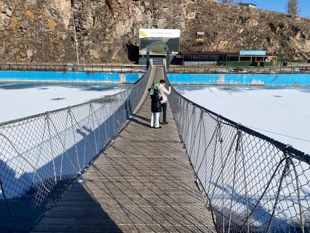 Yurtta en d&uuml;ş&uuml;k sıcaklık sıfırın altında 15 derece ile Ardahan ın G&ouml;le il&ccedil;esinde &ouml;l&ccedil;&uuml;ld&uuml; 6