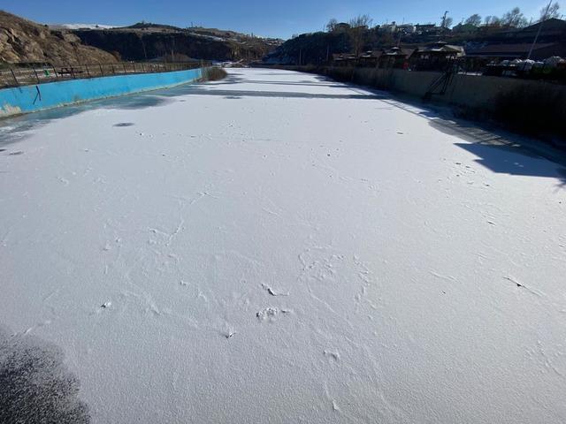 Yurtta en d&uuml;ş&uuml;k sıcaklık sıfırın altında 15 derece ile Ardahan ın G&ouml;le il&ccedil;esinde &ouml;l&ccedil;&uuml;ld&uuml; 4