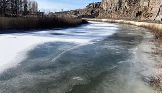 Yurtta en d&uuml;ş&uuml;k sıcaklık sıfırın altında 15 derece ile Ardahan'ın G&ouml;le il&ccedil;esinde &ouml;l&ccedil;&uuml;ld&uuml;