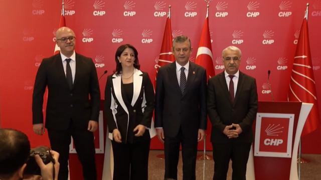 Özgür Özel'den 'Leyla Zana' tepkisi: Stadyumları böyle kullanmaya kalkışan zihniyete kapı aralamayız