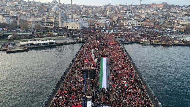 Galata Köprüsü'nde Gazze buluşması! 