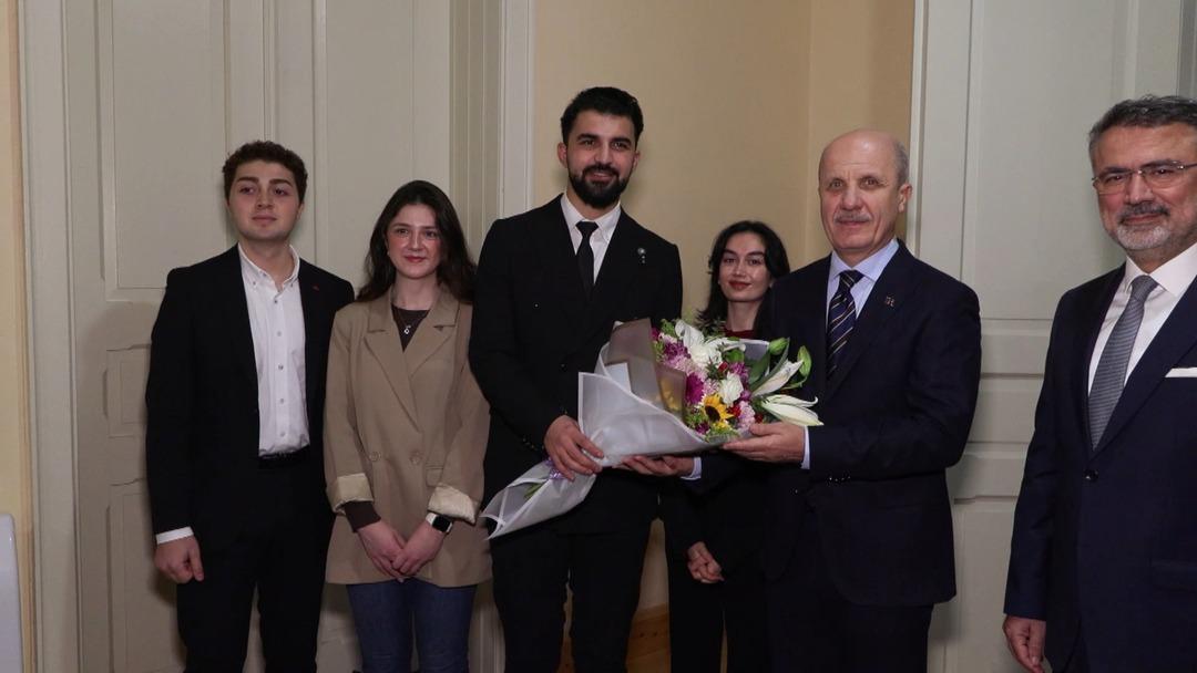 Kredi ve ders sayısı sorusu yanıt buldu! Şartları yerine getiren &uuml;niversiteyi 3 yılda bitirecek 4