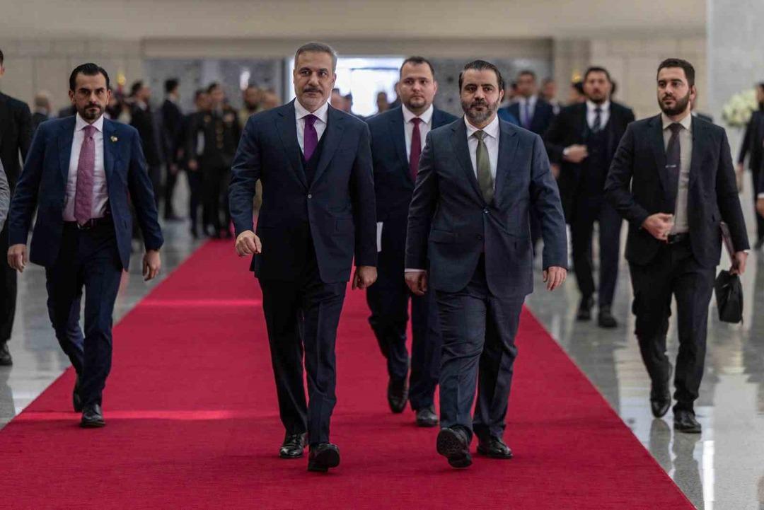 Son dakika | T&uuml;rkiye den Suriye ye kritik ziyaret: Fidan, G&uuml;ler ve Kalın Şam da 3