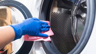 Herkes yanlış biliyor! Masum sanılan bu alışkanlık çamaşır makinesini yıpratıyor