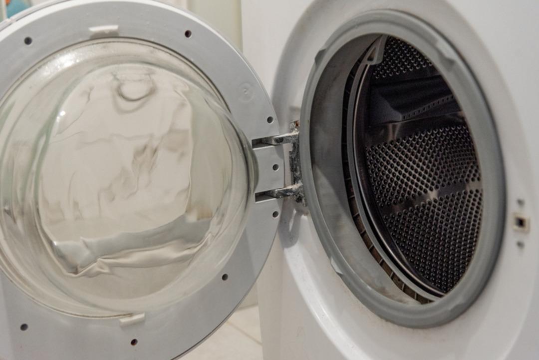 Herkes yanlış biliyor! Masum sanılan bu alışkanlık &ccedil;amaşır makinesini yıpratıyor 2