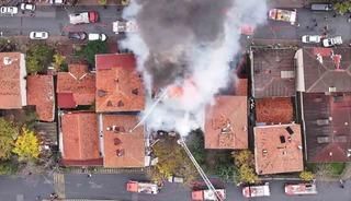 Ataşehir&rsquo;de korkutan yangın: 4 kişi kurtarıldı