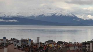 Yağışlar Anamas’ın zirvesini beyazlattı