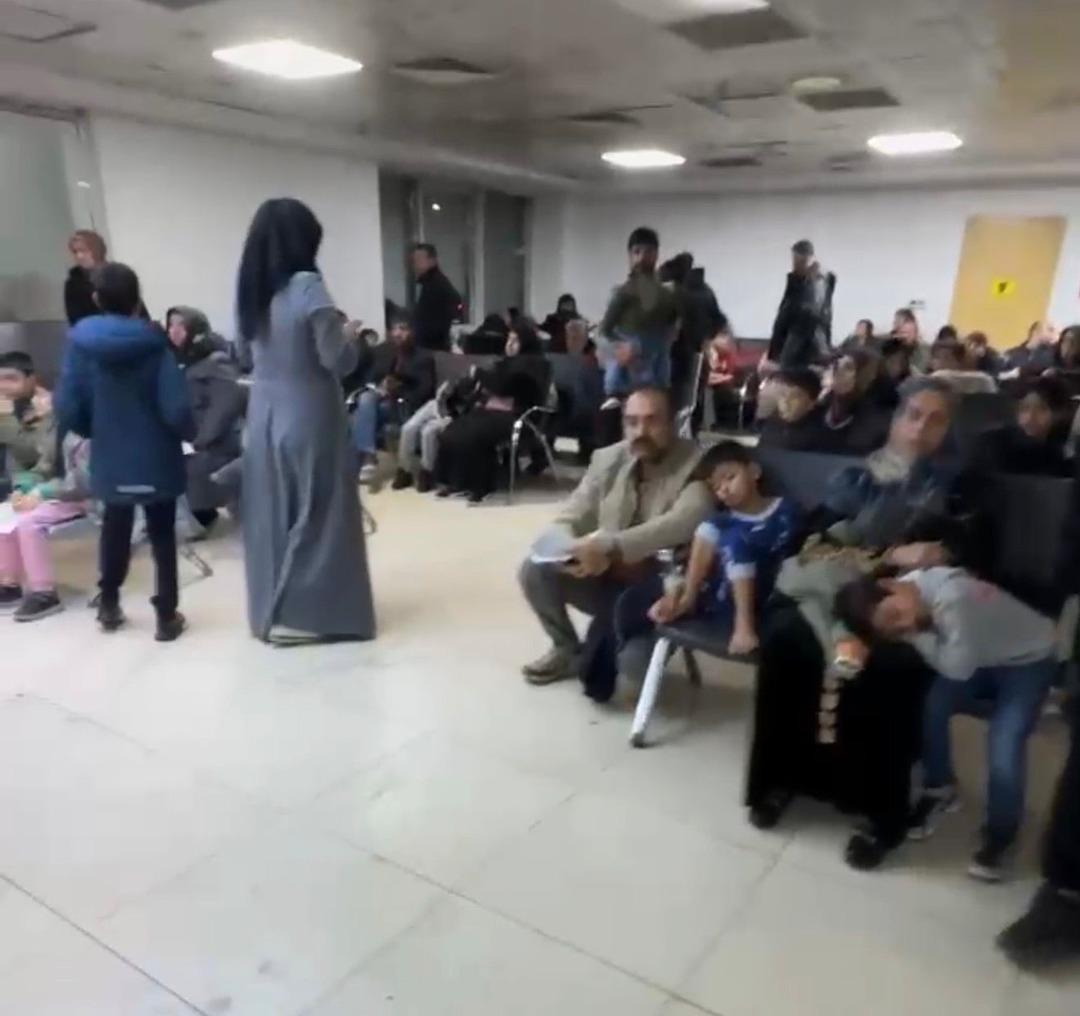 &Ccedil;ocuk acil servisinde yoğunluk: Uzun kuyruklar oluştu! 1