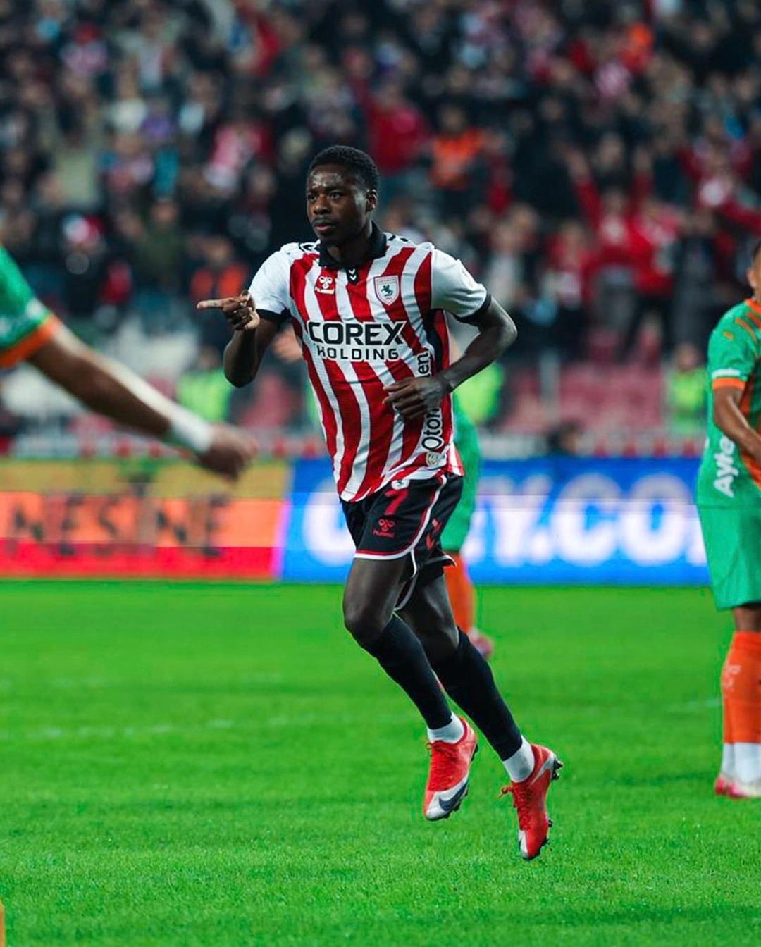 Tedesco ille de onu istedi! Fenerbahçe Samsunsporlu Musaba yı istiyor 2