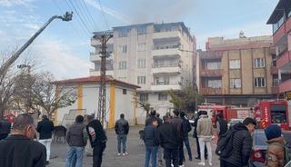 Gaziantep'te 4 katlı apartmanın terasında korkutan yangın