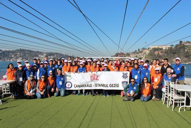 İstanbul ve Çanakkale’ye giden öğrenciler Kars’a döndü