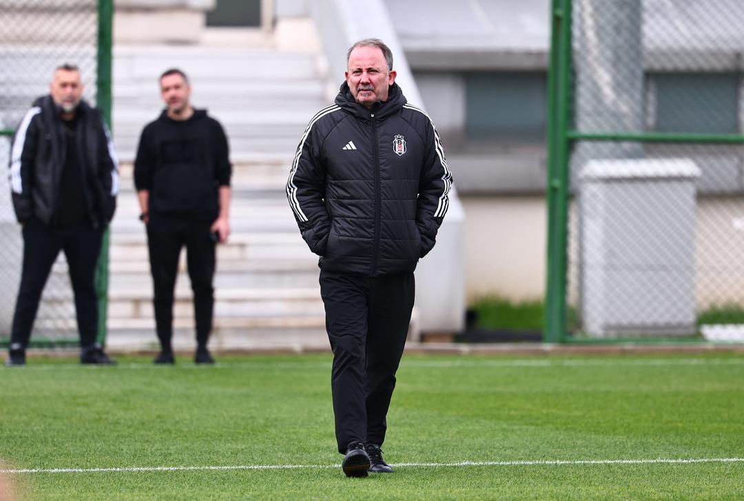 Fenerbah&ccedil;e-Beşiktaş derbisi &ouml;ncesi eksik tufanı! Tedesco ve Sergen Yal&ccedil;ın kara kara d&uuml;ş&uuml;n&uuml;yor 4