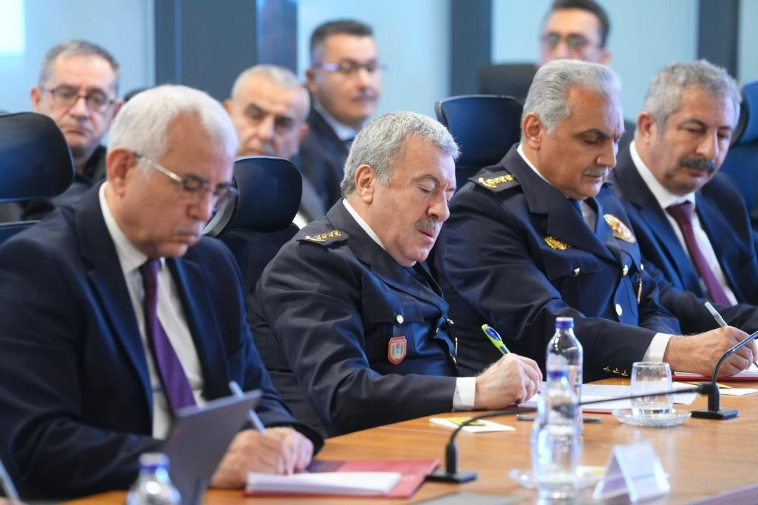 İ&ccedil;işleri Bakanlığı ndan yeni yıl tedbirleri i&ccedil;in toplantı 2