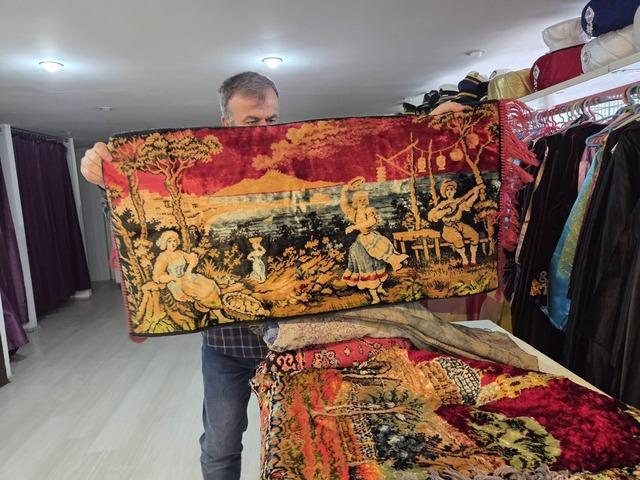 Yıllarca 25 farklı &uuml;lkeden topladı! Koleksiyonuyla dikkat &ccedil;ekti